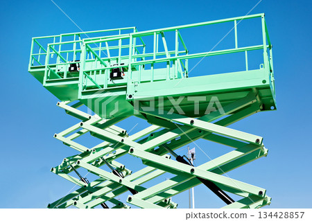 Construction scissor lifts 134428857