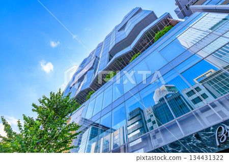 東京中央區銀座城市景觀，靠近銀座大街十字路口 134431322