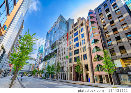 東京中央區銀座城市景觀,靠近銀座一丁目交叉口 東京中央區銀座城市景觀,靠近銀座一丁目交叉口 134431331