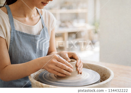Early summer pottery class (close-up of hands) 134432222