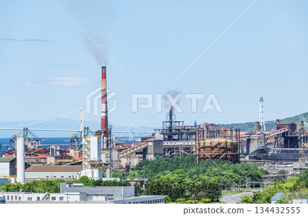 Muroran City, Hokkaido - Muroran's symbolic Shiratori Bridge and the streets of Muroran lined with steelworks facilities 134432555