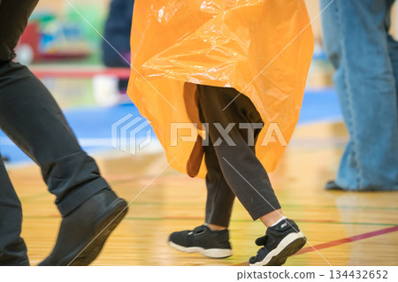 [Nursery school sports day obstacle course] 134432652