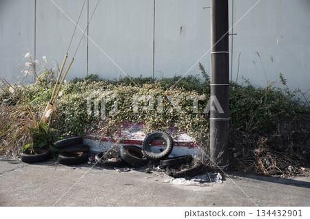 Abandoned Ship 134432901