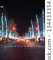 照明、夜景、道路、在紅綠燈處等待 134433354