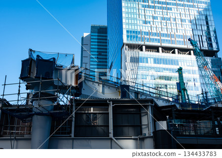 東京變遷:JR澀谷站西口施工中,預計2025年11月底完工(j-1)。 東京變遷:JR澀谷站西口施工中,預計2025年11月底完工(j-1)。 134433783