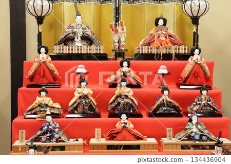 一套精美的雛娃娃 一套精美的雛娃娃 134436904