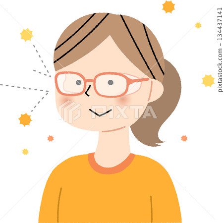 一個戴著防花粉眼鏡的女孩 一個戴著防花粉眼鏡的女孩 134437141