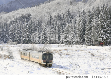 Banetsu西線與雪景 134437925