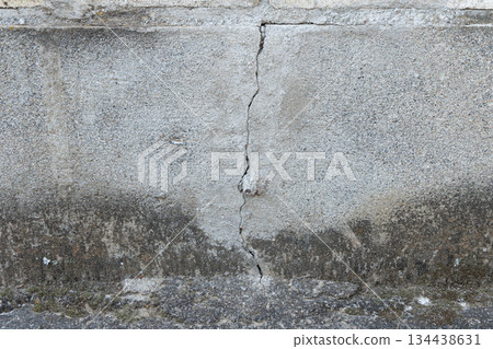 Cracks in concrete 134438631