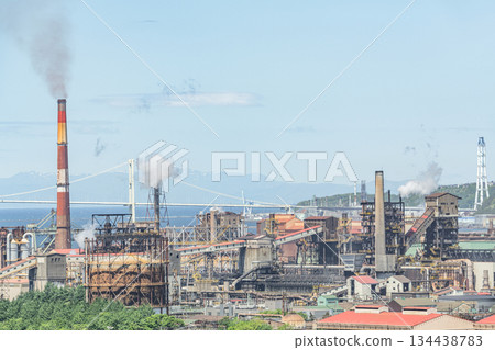 An image of a steel mill in operation 134438783