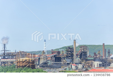 一張鋼鐵廠運轉中的畫面 134438786