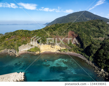 Aerial photography of the Akagaki Cliffs, a prefectural natural monument in Shinkamigoto Town, Nagasaki Prefecture, taken by drone 134439041
