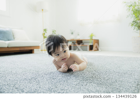 爬行寶寶 134439126