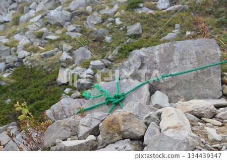 Rope tied to a rock (Mt. Nasu, Nasu Town, Nasu District, Tochigi Prefecture) 134439347