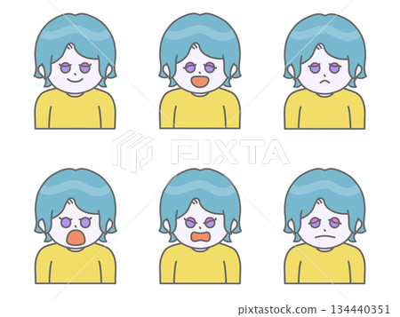 短髮女性插圖，臉部表情豐富 ① 鮮豔色彩 天藍色 134440351