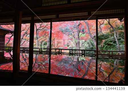 嵐山遊彩亭:觀賞秋葉與日本自然與空間之美的著名景點 嵐山遊彩亭:觀賞秋葉與日本自然與空間之美的著名景點 134441139