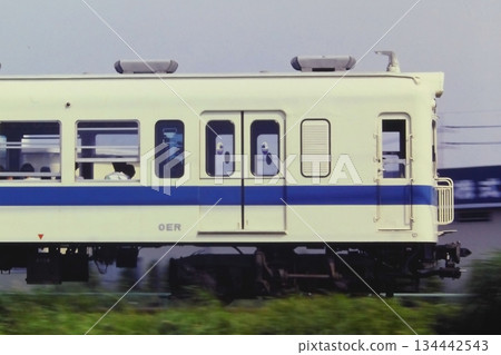 Odakyu 2400 series (HE car), car number 2452, Ebina-Atsugi, June 8, 1982 134442543