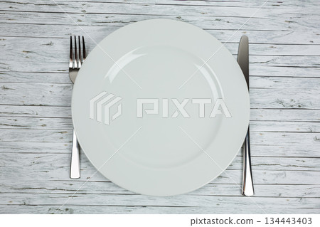 White plate 134443403
