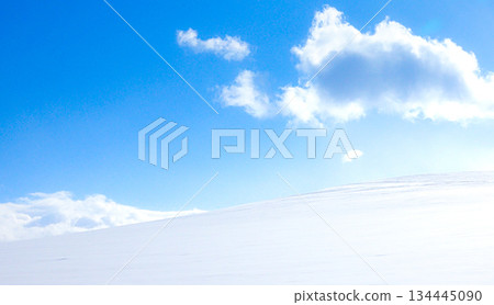 Snow-covered hilltop scenery in Biei, Hokkaido, in winter Snow-covered hilltop scenery in Biei, Hokkaido, in winter 134445090