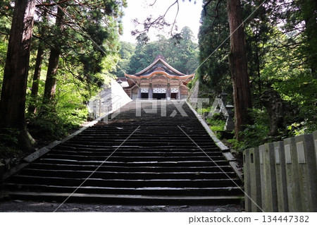 Ogamiyama Shrine, Tottori Prefecture - Okumiya Shrine seen from the bottom of the stairs 134447382