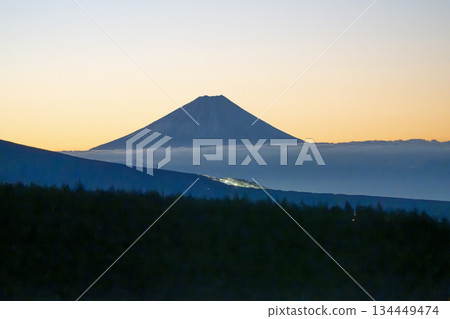 從金星線看到的黎明富士山 從金星線看到的黎明富士山 134449474