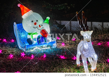 Illuminated Santa Claus figurines with reindeer and snowman 134452521