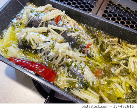 沙丁魚蒜蓉 134452616