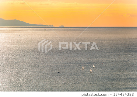 相模灣的日落,日落和海上影像 相模灣的日落,日落和海上影像 134454388