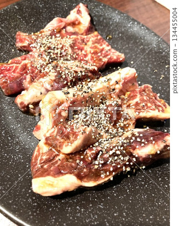 在烤肉店吃“裡肌肉” 134455004