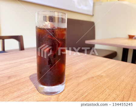 一杯冰的咖啡 134455245