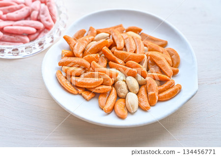 Persimmon seeds as tea snacks 134456771