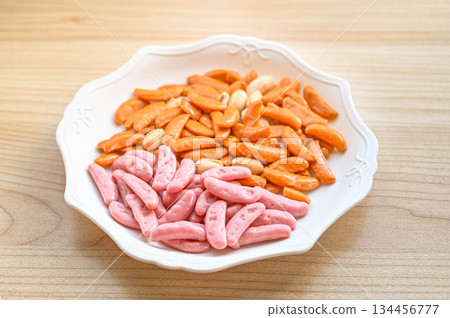 Two types of persimmon seeds Two types of persimmon seeds 134456777