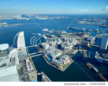從地標塔可欣賞海景和港未來城市景觀。 從地標塔可欣賞海景和港未來城市景觀。 134458489