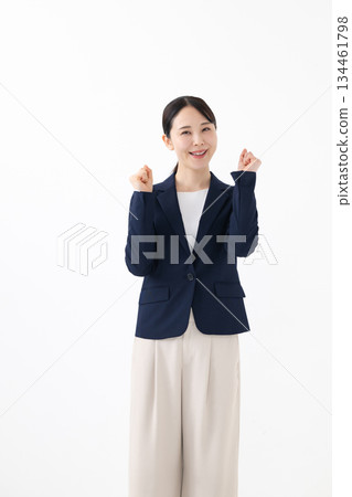 做拳頭泵的女商人 做拳頭泵的女商人 134461798