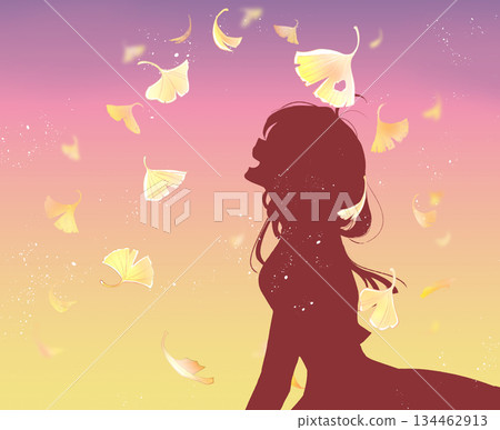 笑著的女人,秋天,銀杏,剪影,黃昏 笑著的女人,秋天,銀杏,剪影,黃昏 134462913