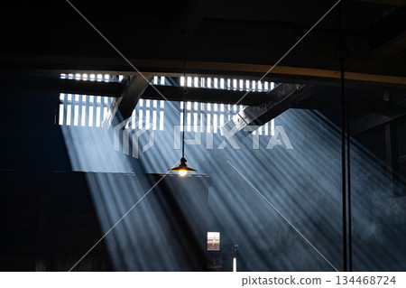 [光束素材] 妻子籠宿脅本陣奧谷的光束，冬季的特色【長野縣】 134468724