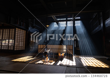 [光束素材] 妻子籠宿脅本陣奧谷的光束，冬季的特色【長野縣】 134468728