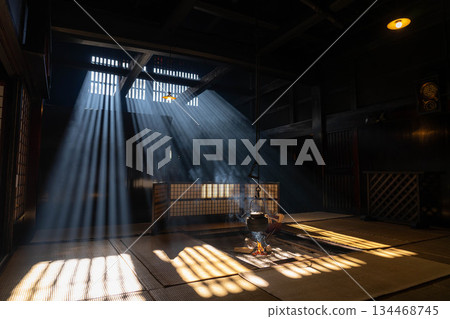 [光束素材] 妻子籠宿脅本陣奧谷的光束，冬季的特色【長野縣】 134468745