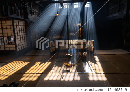 [Light beam material] A winter feature: The light beams of Okutani at Wakihonjin in Tsumago-juku [Nagano Prefecture] 134468749
