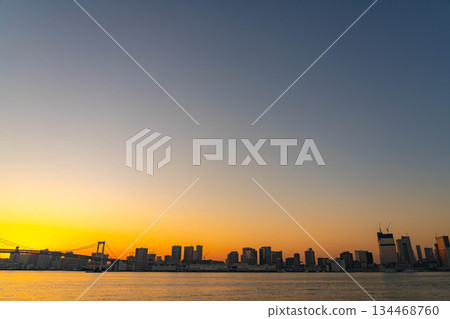 [日落素材]從豐洲Gururi公園看到的日落/魔法時刻[東京] 134468760