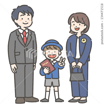 一個穿著制服的男孩和他的家人面帶微笑,手裡拿著他的畢業證書。 一個穿著制服的男孩和他的家人面帶微笑,手裡拿著他的畢業證書。 134471518