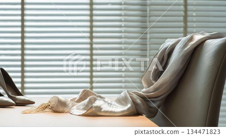 抽象的辦公室視覺設計，兼具女性柔軟氣質，適合商務場合。 134471823