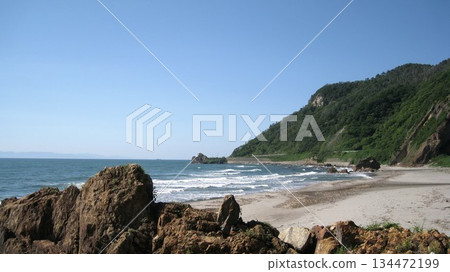 湛藍的天空和美麗的海岸風光 湛藍的天空和美麗的海岸風光 134472199