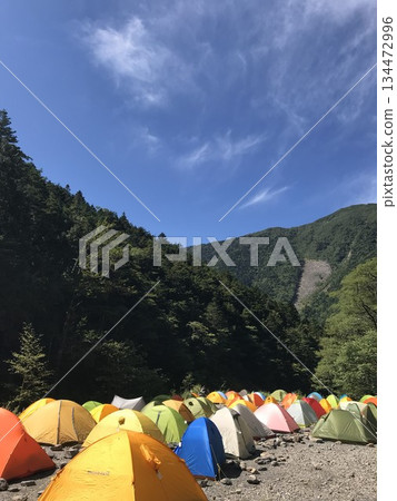 Tent site at Nagaegoya Hut in the Southern Alps Tent site at Nagaegoya Hut in the Southern Alps 134472996