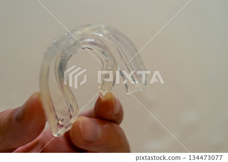 younger, hand, child 134473077