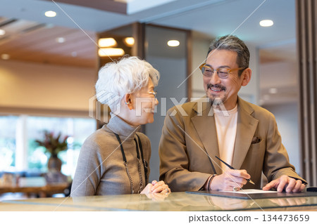 老年夫婦旅行。照片由伊藤綠葉提供。 134473659