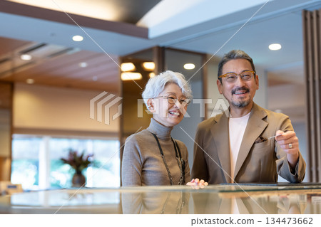 老年夫婦旅行。照片由伊藤綠葉提供。 老年夫婦旅行。照片由伊藤綠葉提供。 134473662