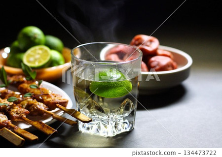 ``Shochu mixed with hot water'' ``Shochu mixed with hot water'' 134473722