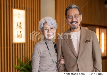 老年夫婦旅行。照片由伊藤綠葉提供。 134473866