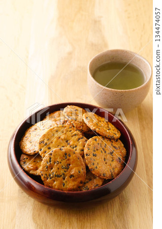 Sesame rice cracker Sesame rice cracker 134474057